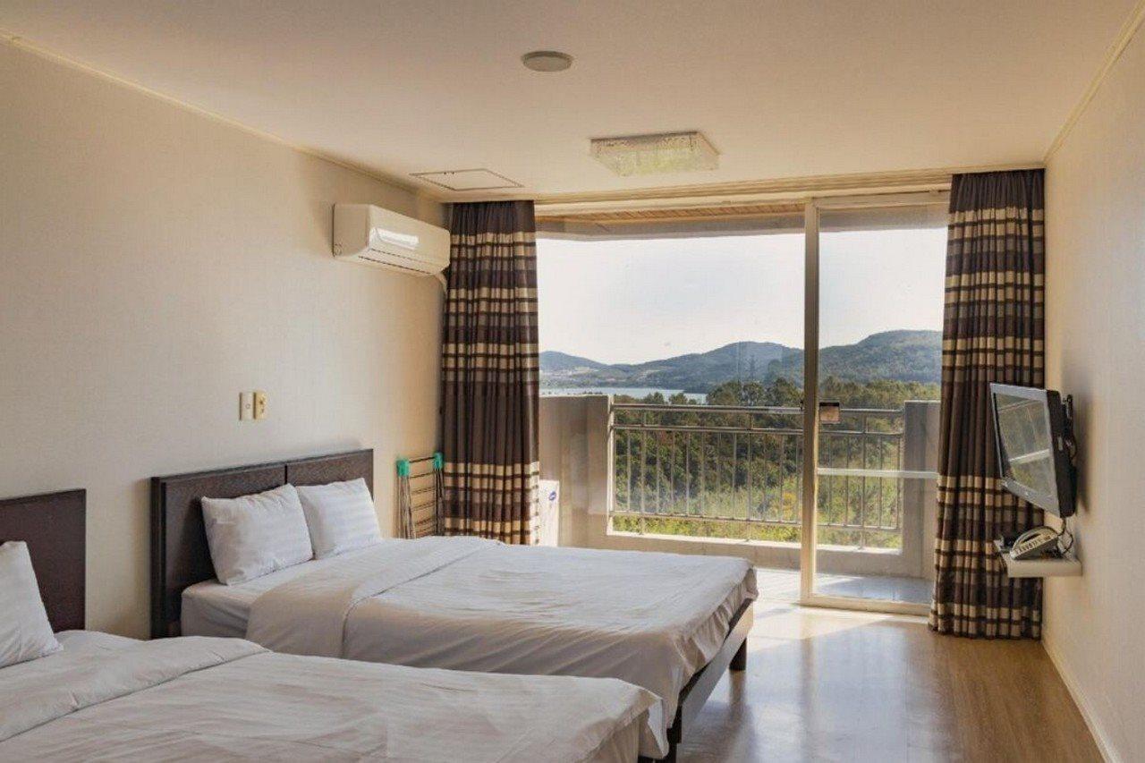 Kensington Resort