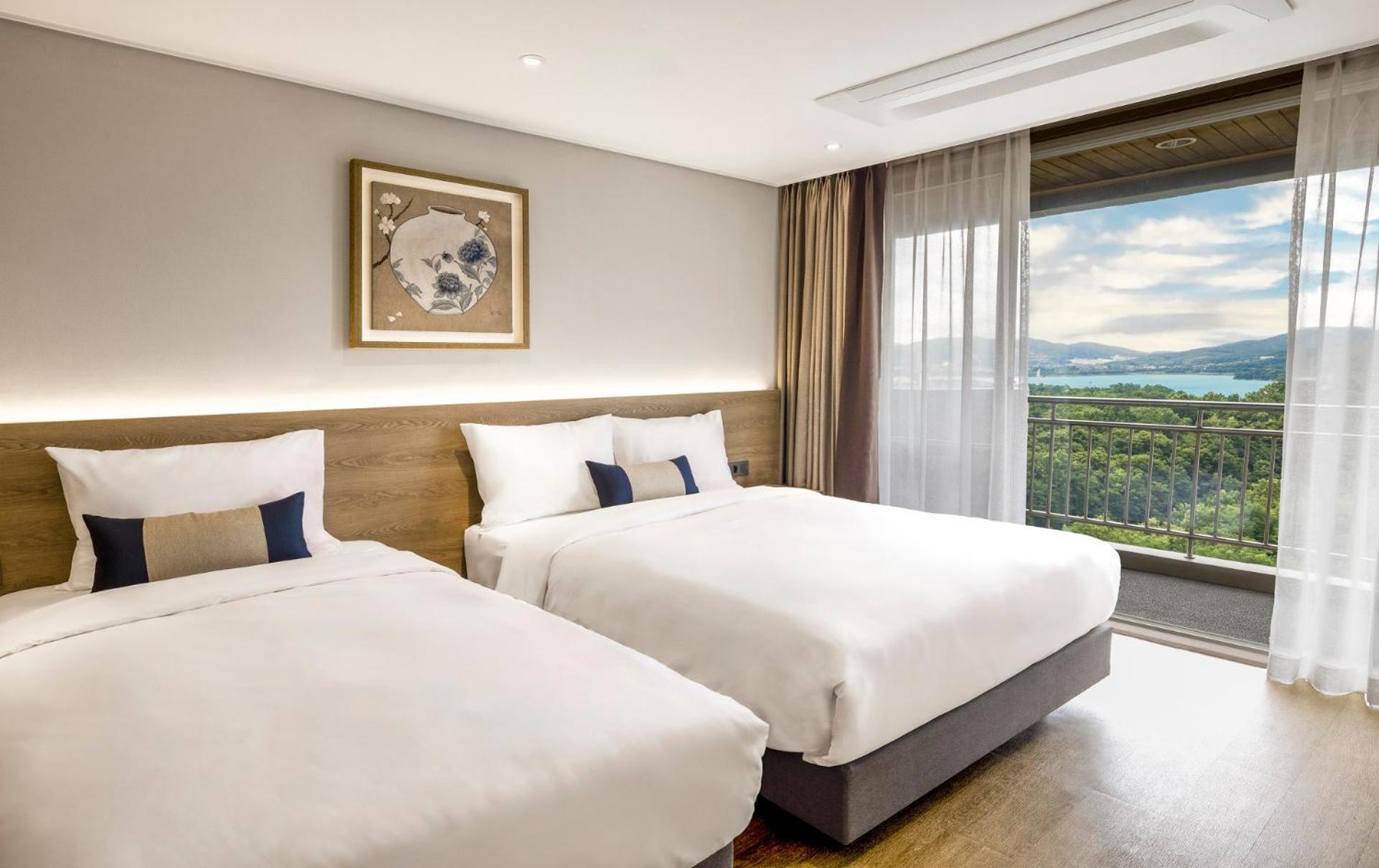 Kensington Resort 4*